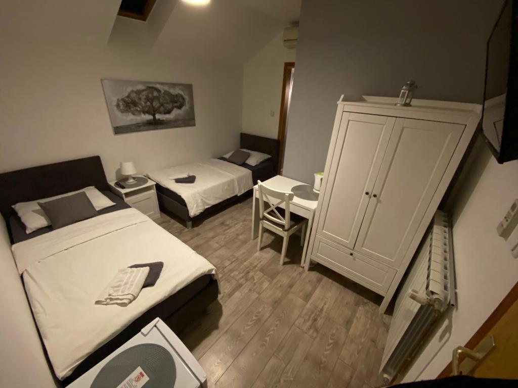 Guest House Lucija Buzin Exterior photo