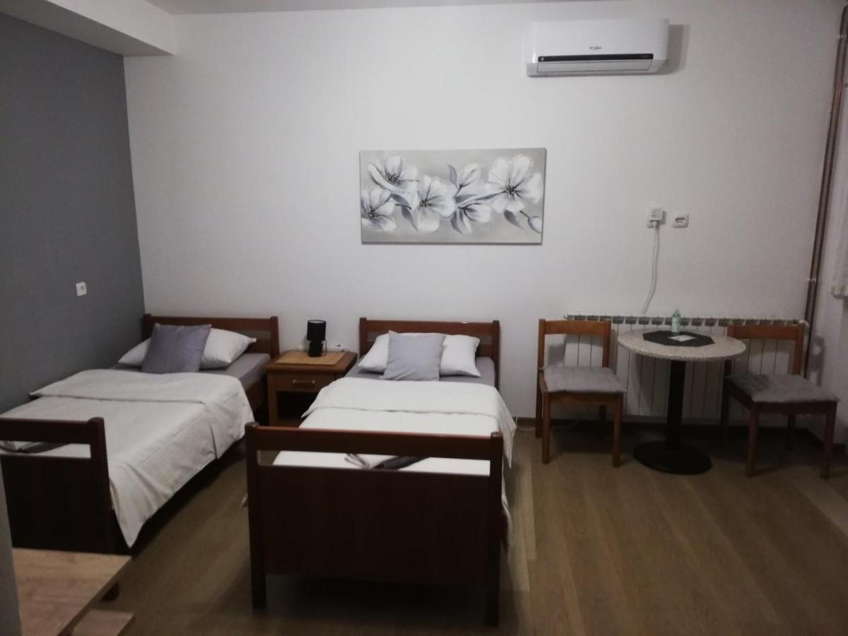 Guest House Lucija Buzin Exterior photo