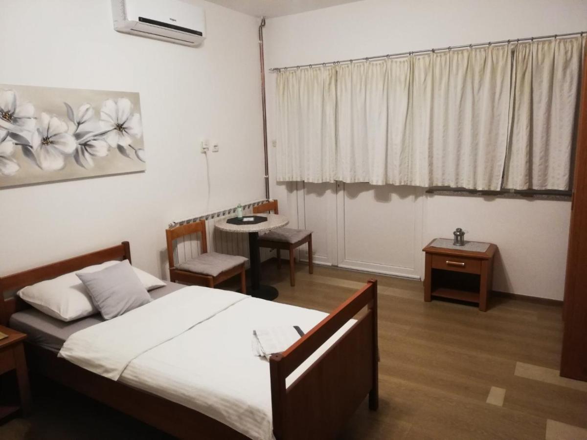 Guest House Lucija Buzin Exterior photo