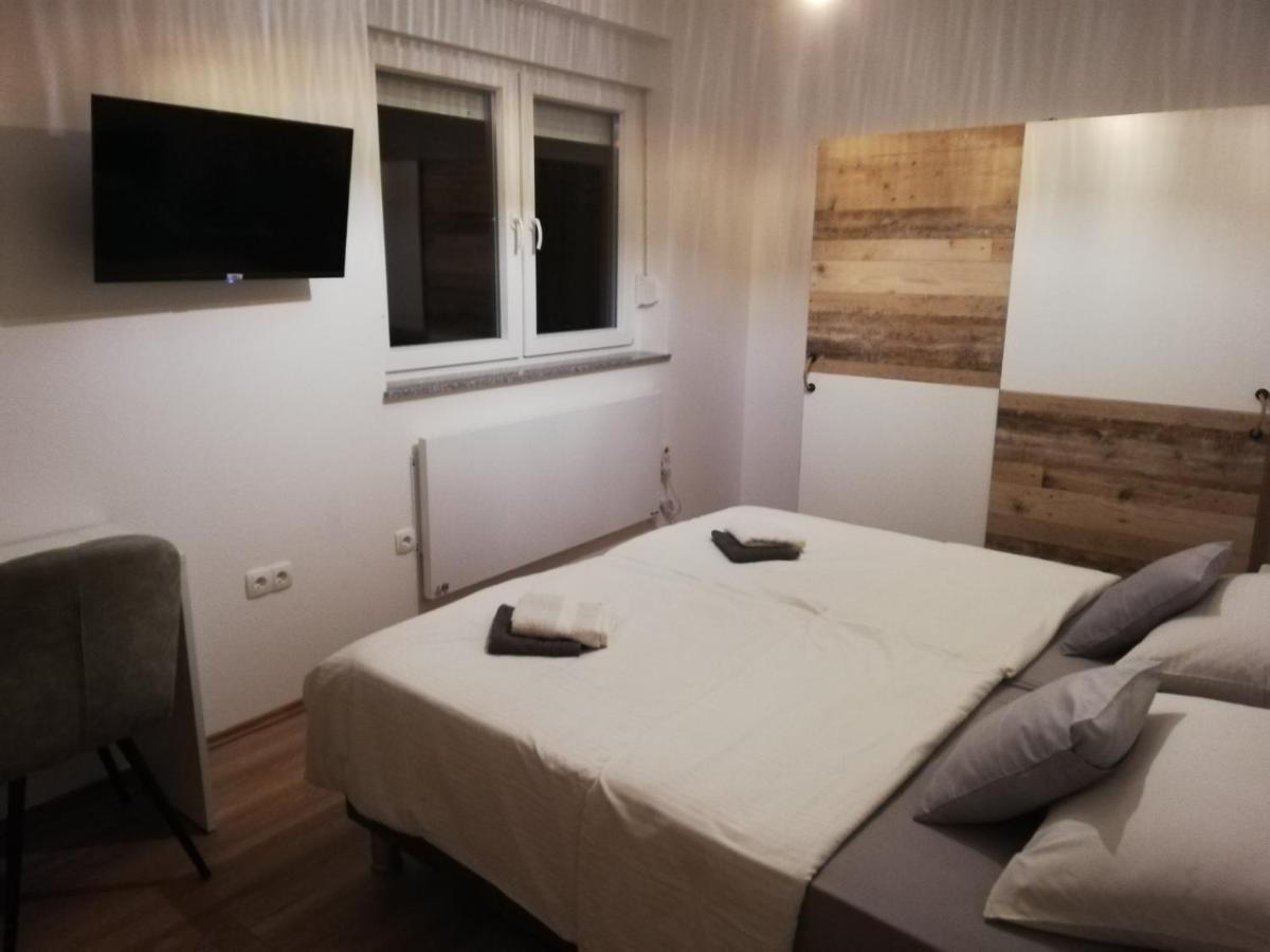 Guest House Lucija Buzin Exterior photo